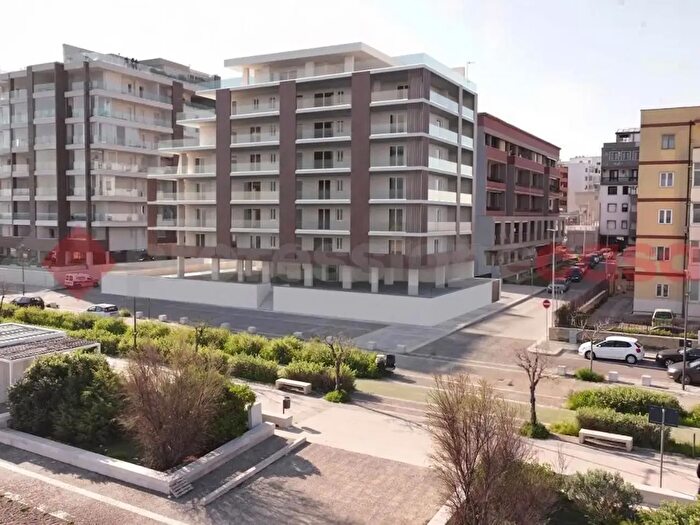 Appartamento trilocale in vendita in Lungomare IX Maggio, Bari