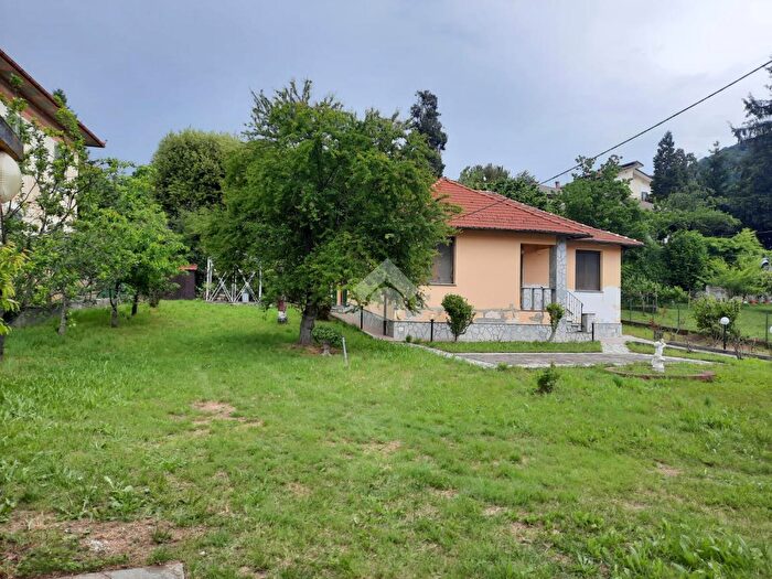 Casa quadrilocale in vendita in Via Roma, Casella