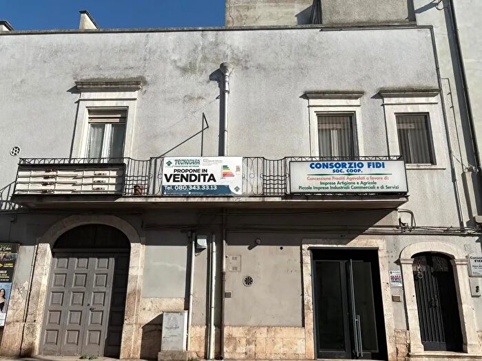 Casa trilocale in vendita in Via Camillo Benso Conte di Cavour, Gioia Del Colle