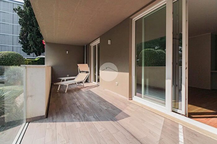 Appartamento trilocale in vendita in Via al Vittoriale, Gardone Riviera