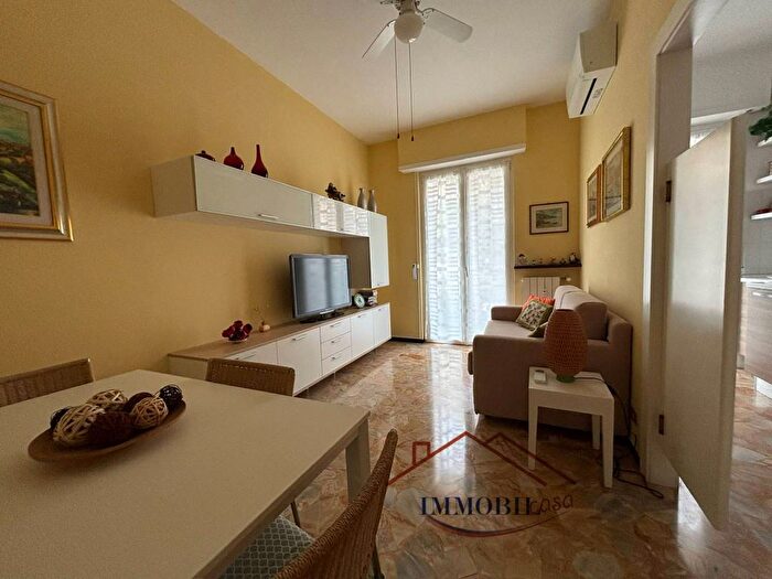 Appartamento trilocale in affitto in Corso Buenos Aires, Centro, Chiavari