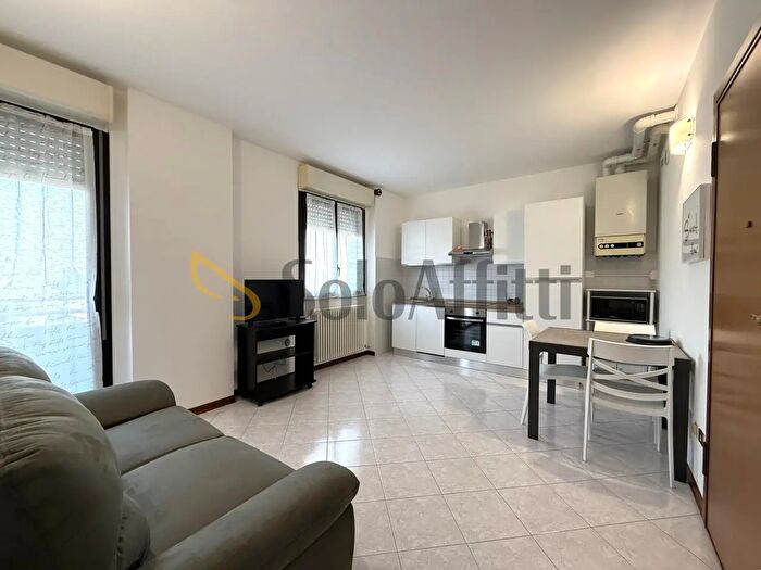 Appartamento trilocale in affitto in Via Ravegnana, Forli