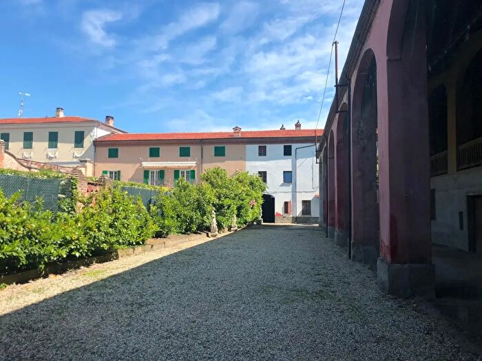 Casa con 6 locali in vendita in Strada Provinciale N, Casale Monferrato