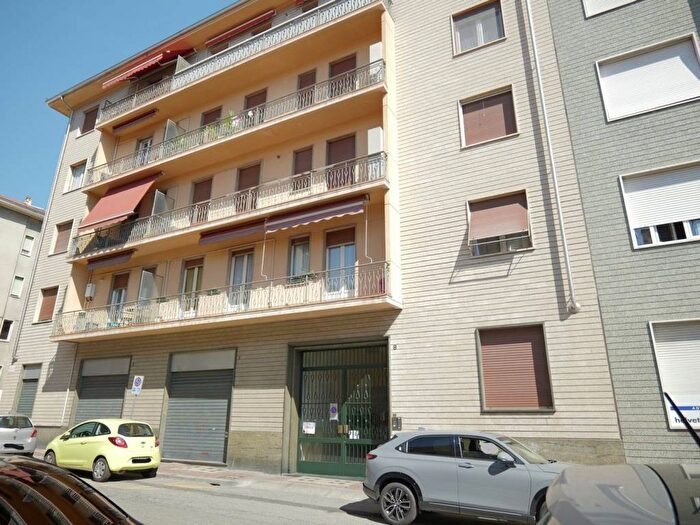 Appartamento trilocale in affitto in Via Eugenio Bona, Centro Storico, Biella