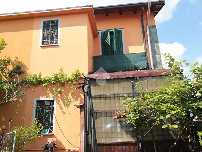 Casa quadrilocale in vendita in Via Giuseppe Verdi, Sulbiate