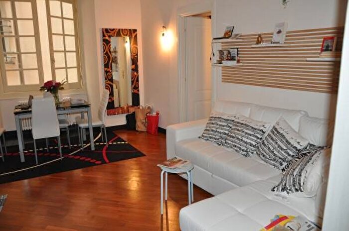 Appartamento bilocale in affitto in Via Lomellini, Maddalena, Genova