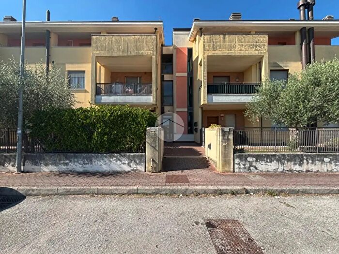 Appartamento trilocale in vendita in V XII Str, Fano