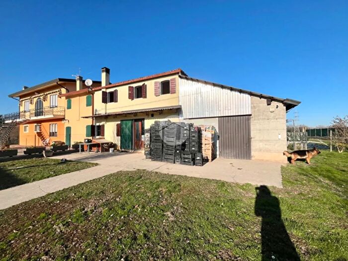 Casa con 5 locali in vendita in Via Ruffina, Saonara