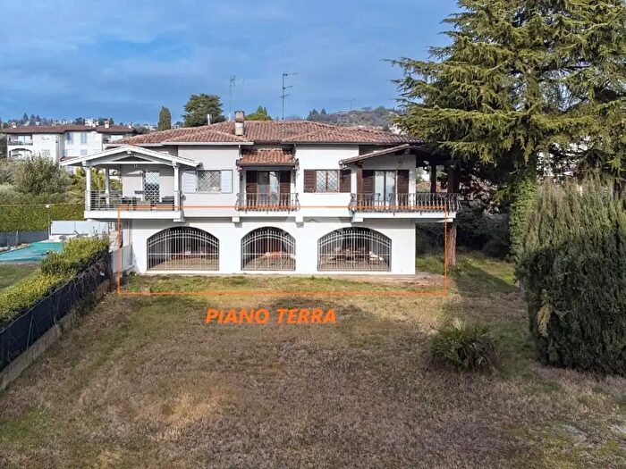 Casa in vendita in Via Riello, Padenghe Sul Garda