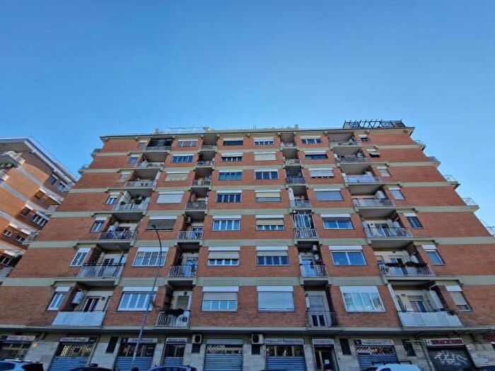 Appartamento con 5 locali in vendita in Via di Centocelle, Roma
