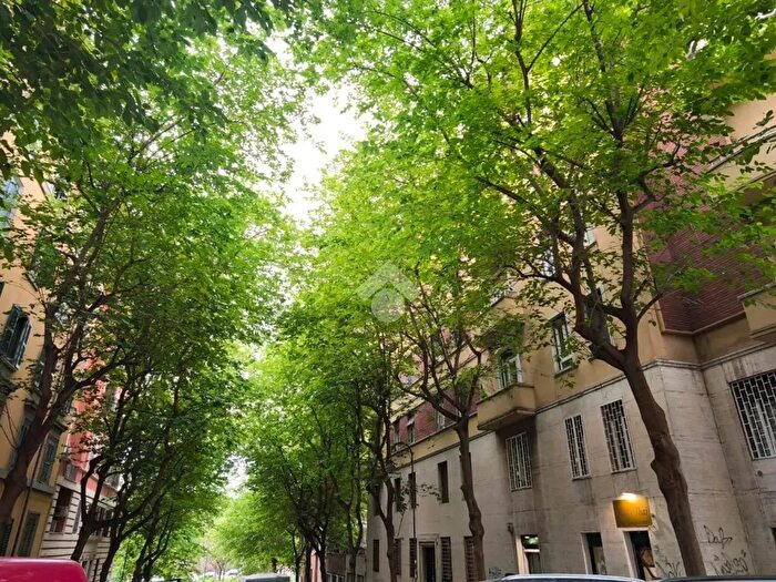 Appartamento trilocale in vendita in Via dei Valeri, Roma