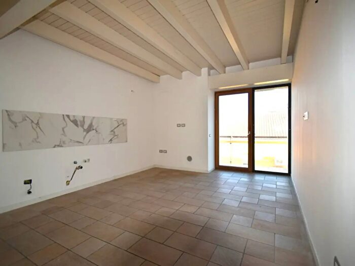Appartamento bilocale in vendita in Via Luigi Nono, Cornate D'Adda
