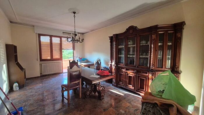 Appartamento con 6 locali in vendita in Via Montarioso, Monteriggioni