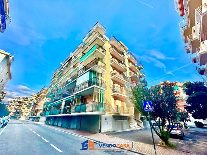 Appartamento quadrilocale in vendita in Via Cagliari, Borghetto Santo Spirito