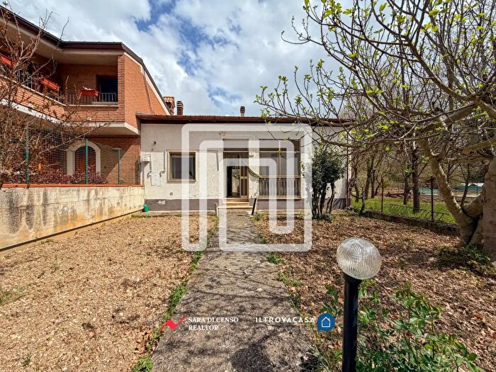 Casa trilocale in vendita in Via Badia, Sulmona