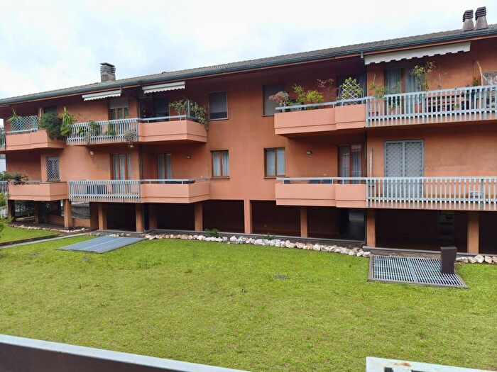 Appartamento bilocale in affitto in Via Jacopo Tintoretto, Montello San Salvatore, Seregno