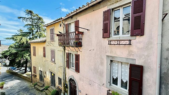 Casa quadrilocale in vendita in Montefiascone, Montefiascone