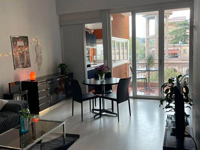 Casa bilocale in affitto in Viale Tiziano, Villaggio Olimpico, Roma