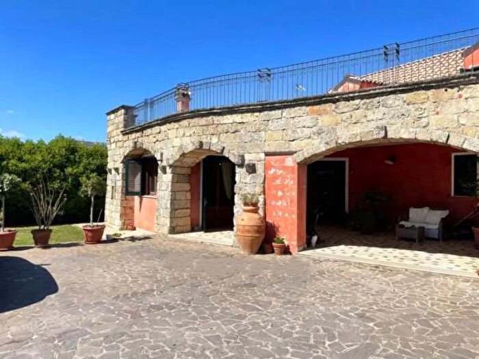 Casa con 6 locali in vendita in Contrada Casarani, Casarano