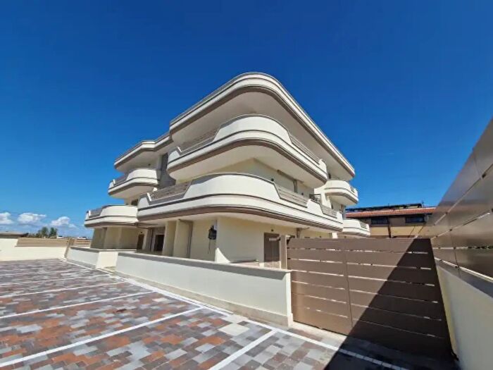 Appartamento trilocale in vendita in Via di Casal Morena, Roma