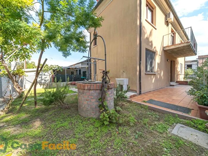 Appartamento trilocale in vendita in Via Cesenatico, Cesena