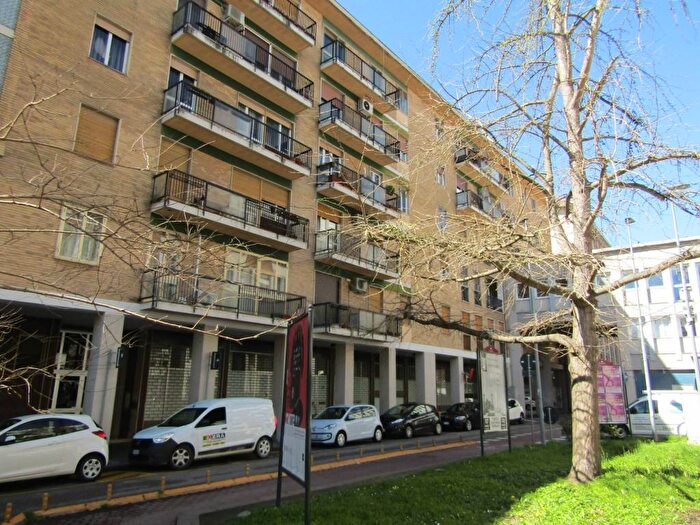 Appartamento trilocale in affitto in Via Arturo Cassoli, Stazione, Ferrara