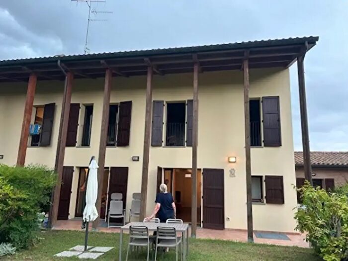 Casa con 5 locali in vendita in Via Banaffa, Faenza