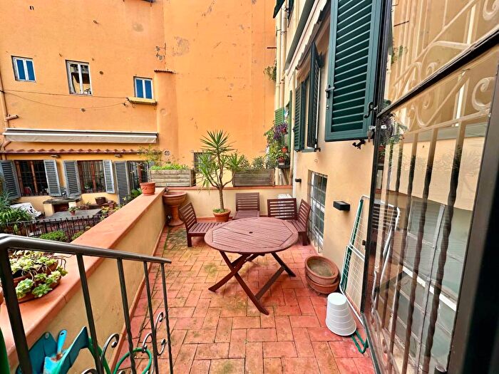 Appartamento trilocale in affitto in Via Mazzetta, Santo Spirito, Firenze
