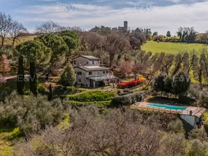 Casa con 6 locali in vendita in Via di Montesanto, Todi