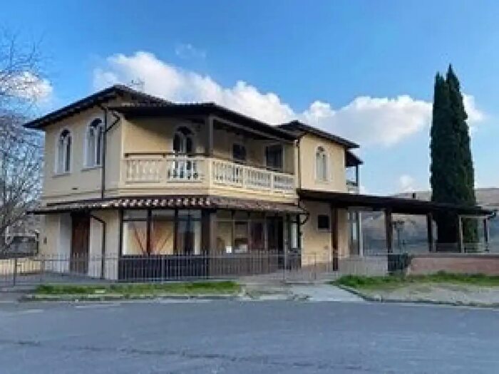 Casa con 5 locali in vendita in Via Piccinini, Predappio