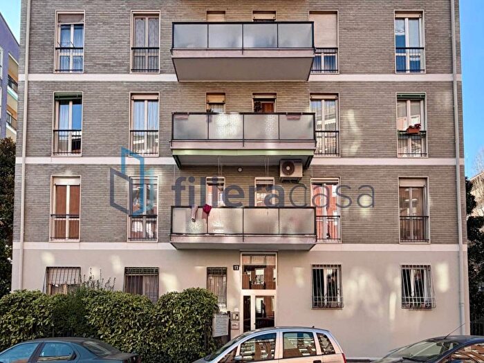 Appartamento trilocale in affitto in Via Maniago, Quartiere Feltre, Milano