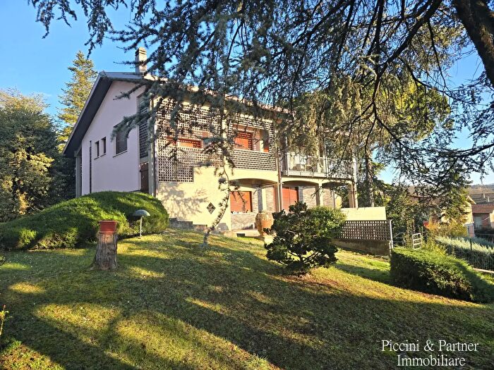 Casa con 15 locali in vendita in Via Giovanni Boccaccio, Citta Di Castello