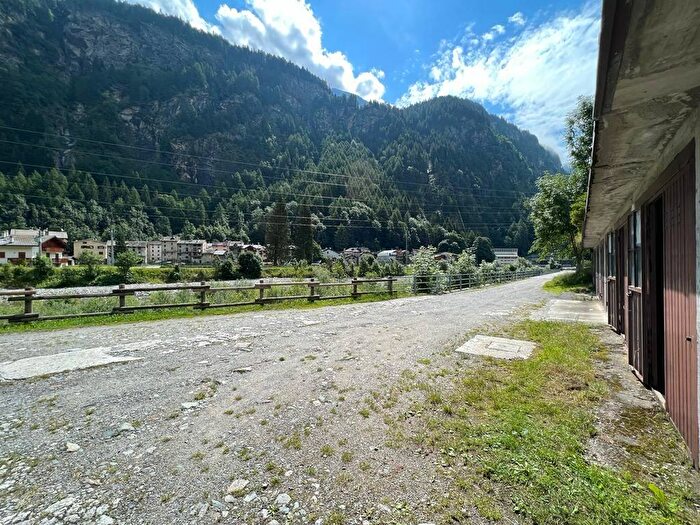 Case in Vendita e in Affitto - 2