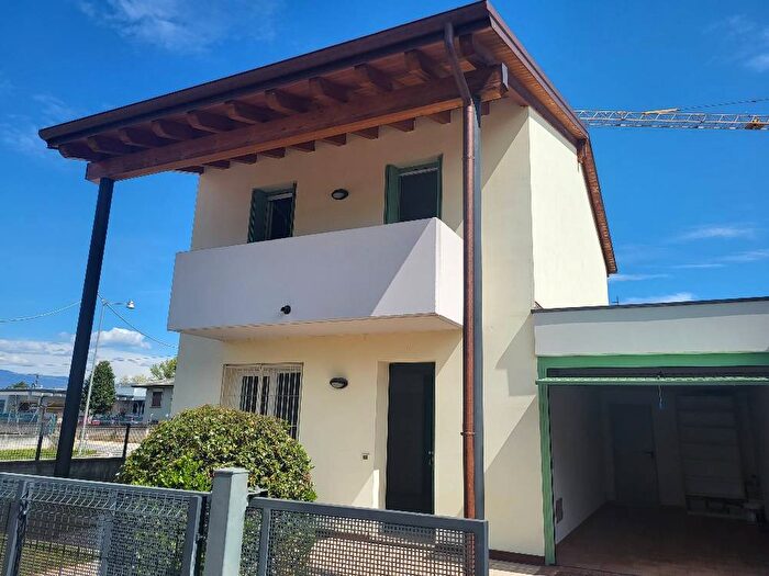 Casa quadrilocale in affitto in Caldogno