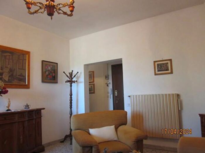 Appartamento con 6 locali in vendita in Viale Enrico De Nicola, Grosseto