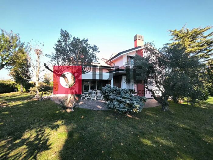 Casa quadrilocale in vendita in Viale Falconera, Caorle