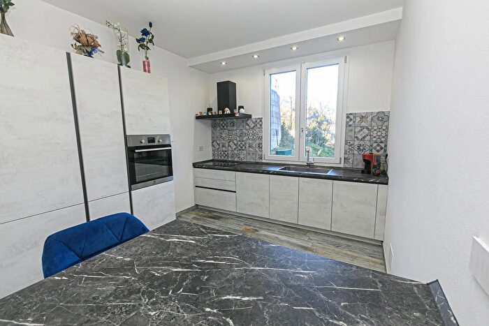 Casa con 7 locali in vendita in Via Gaiazza, Ceranesi