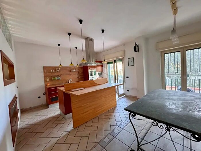 Casa con 5 locali in vendita in Via Cesina, Marano Di Napoli