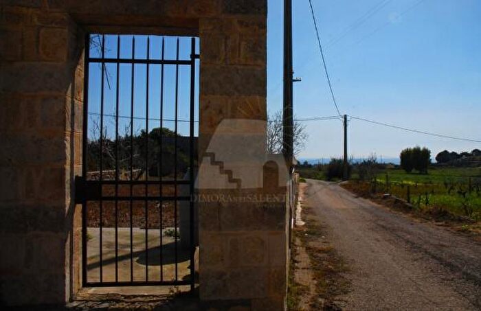 Casa bilocale in vendita in Strada Vicinale Serrazza, Salve