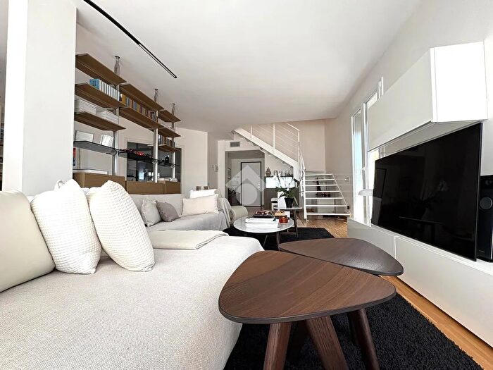 Appartamento con 5 locali in vendita in Via Luciano Manara, Legnano