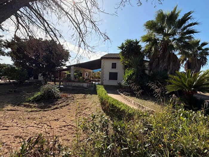 Casa con 6 locali in vendita in Via del Giglio, Ispica