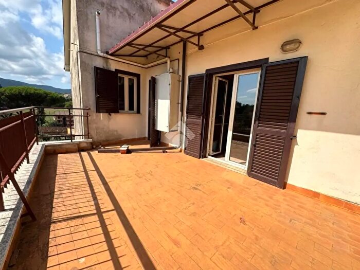 Appartamento con 5 locali in vendita in Via Colle Pallone Vecchio, San Cesareo