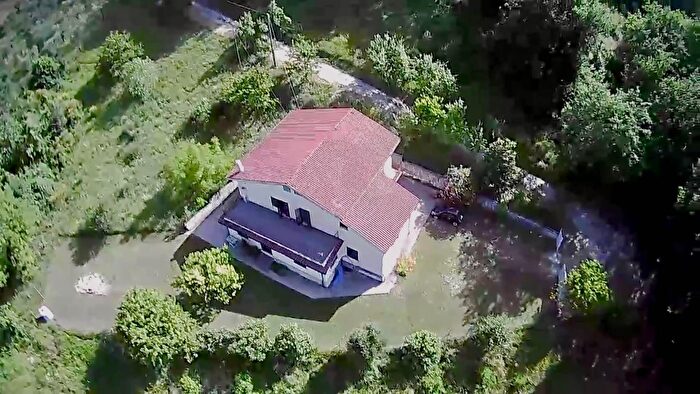 Casa con 6 locali in vendita in Via Fontana del Basso, Rocca DArce