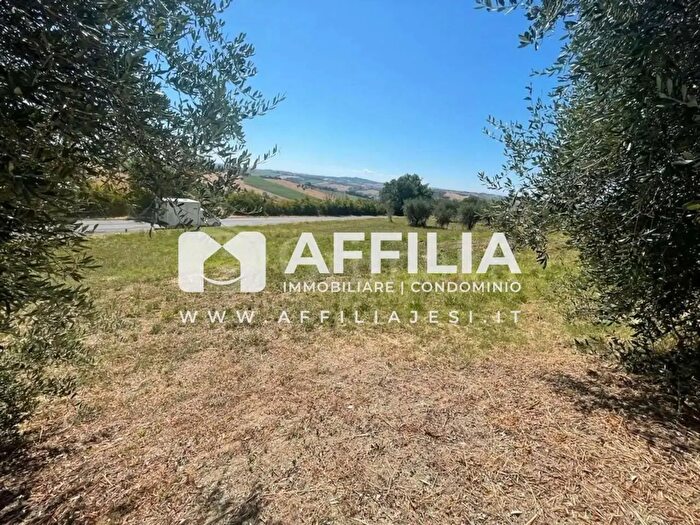 Casa con 14 locali in vendita in Via Macerata, Jesi