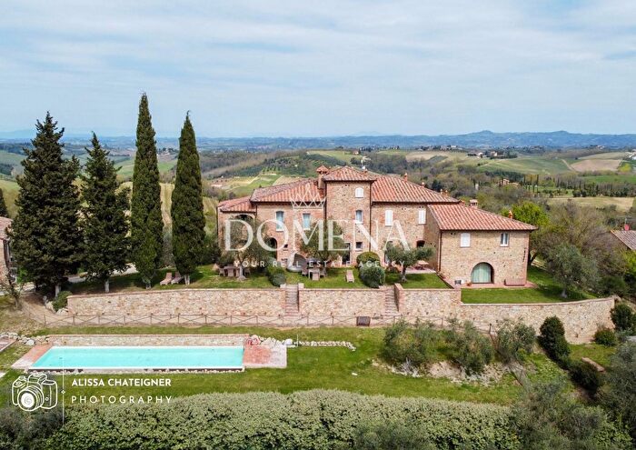 Appartamento con 7 locali in vendita in San Gimignano