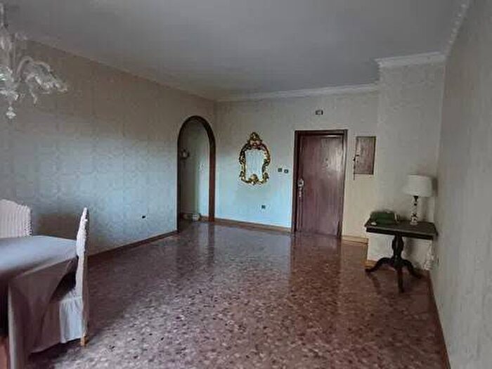 Appartamento quadrilocale in affitto in Via Roma, Frattamaggiore