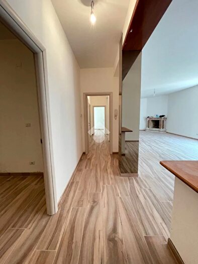 Appartamento trilocale in vendita in Via Luigi Tagliabue, Mozzate