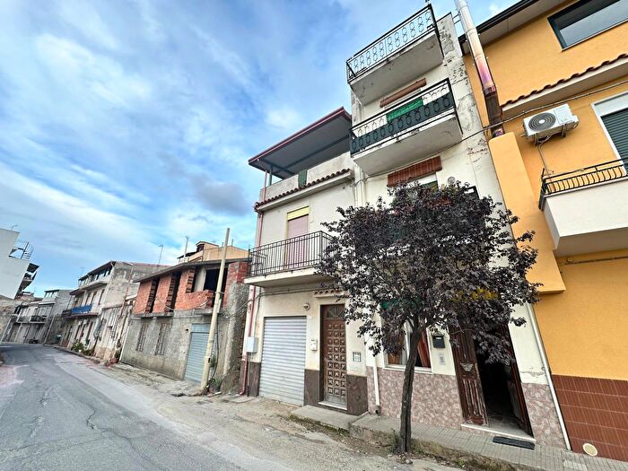 Casa con 5 locali in vendita in Via Malaspina, Barcellona Pozzo Di Gotto