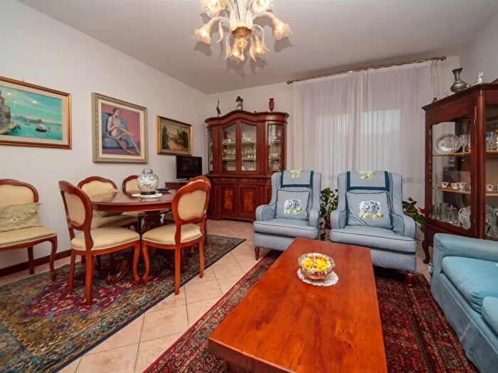 Appartamento con 5 locali in vendita in Venezia