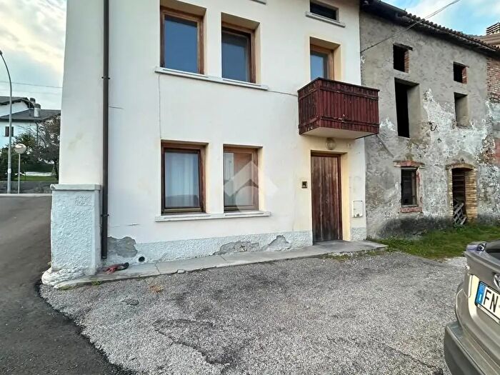 Appartamento con 5 locali in vendita in Residenziale Via Fiammoi, Belluno